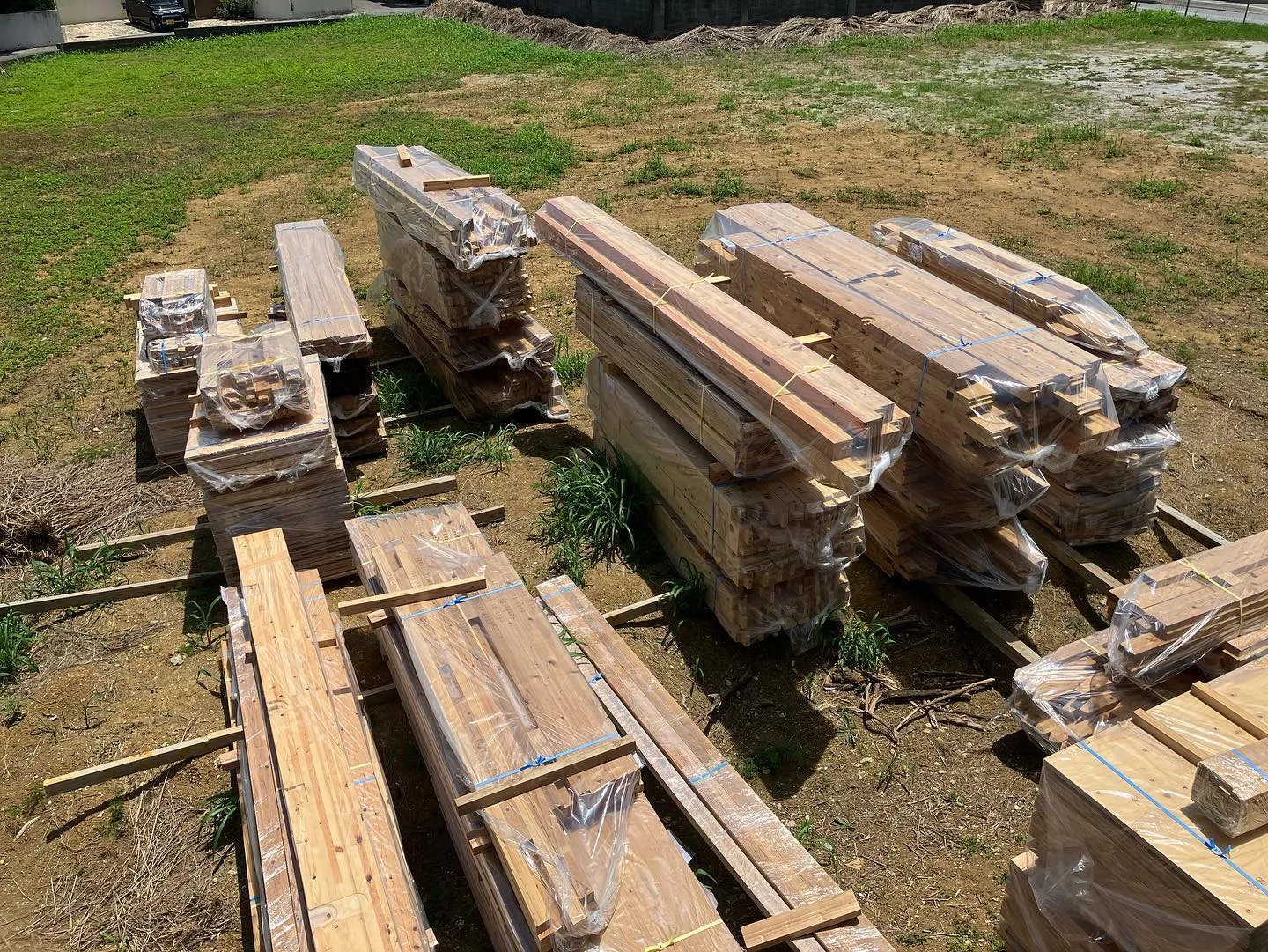 木造住宅　基礎の洗浄、建て方準備